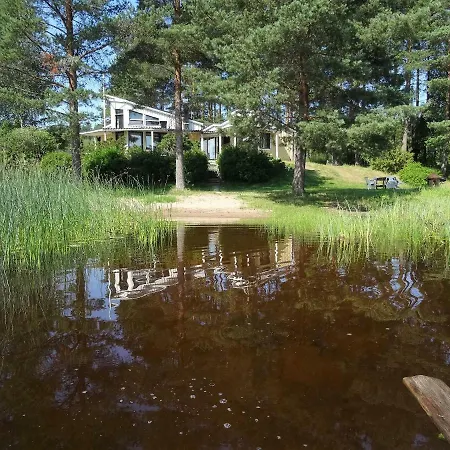 Villa Lomakoivulehto *